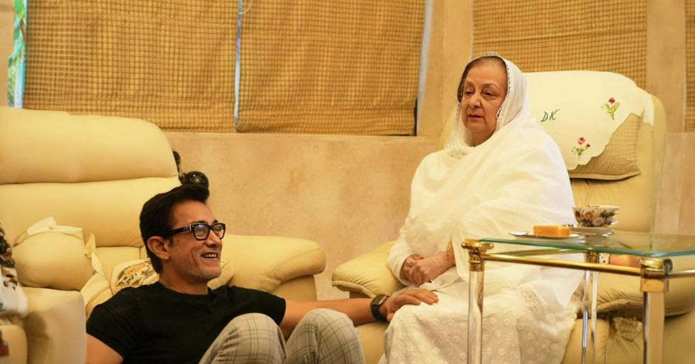 Saira Banu spends New Year's Eve with Aamir Khan and family, pens a heartfelt note - Vimarsana News