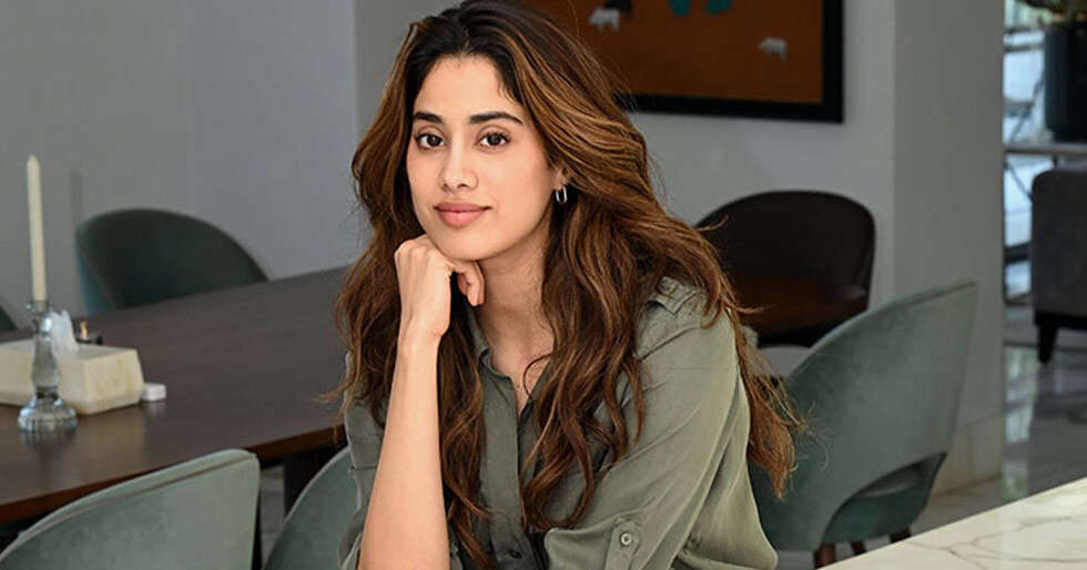 Janhvi Kapoor gets hospitalised due to severe food poisoning