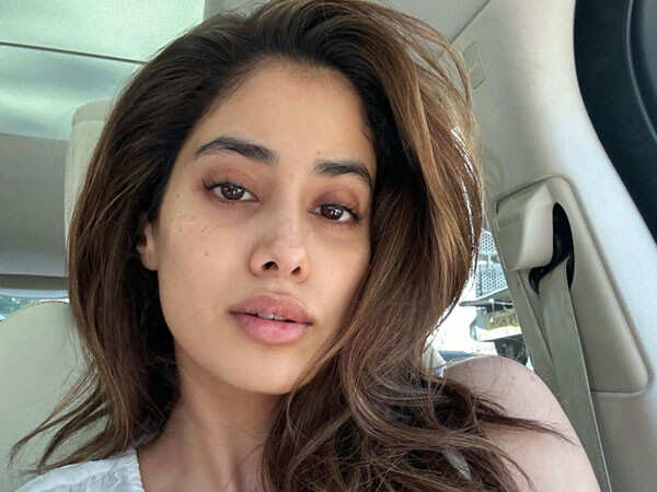 Janhvi Kapoor discharged from hospital after suffering from food ...