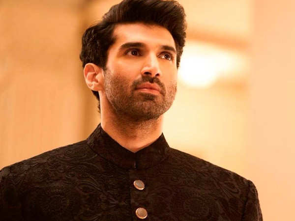 "We look at our phones for an unnatural amount of time" - Aditya Roy Kapur