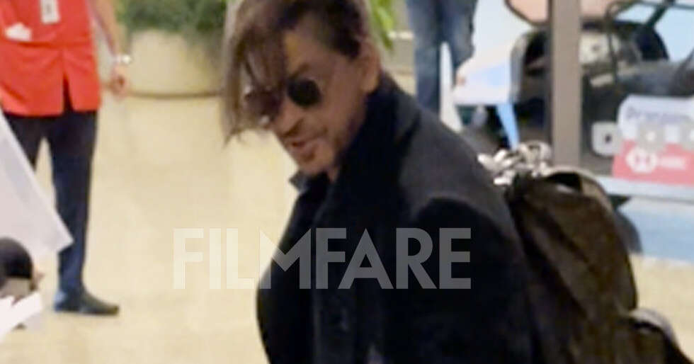 Shah Rukh Khan brings back his iconic ponytail. Check out his latest airport look: