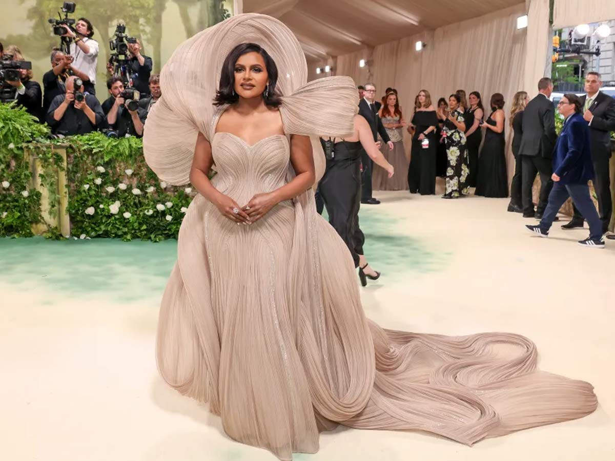 Met Gala 2024: Mindy Kaling's dress similar to Aishwarya Rai's Cannes fit? 3 Mindy Kaling Aishwarya Rai Bachchan