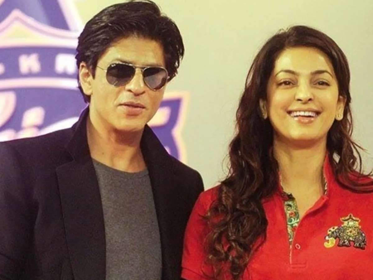 Shah Rukh Khan and Juhi Chawla