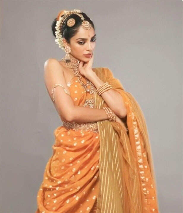 Traditional jewelery by Sobhita Dhulipala