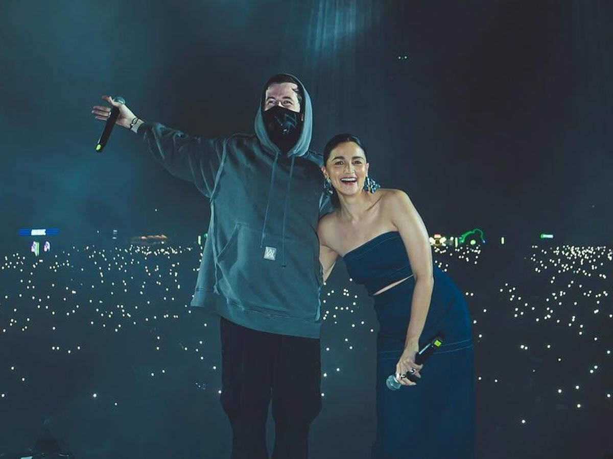 Photos and videos of Alia Bhatt at Alan Walker’s concert