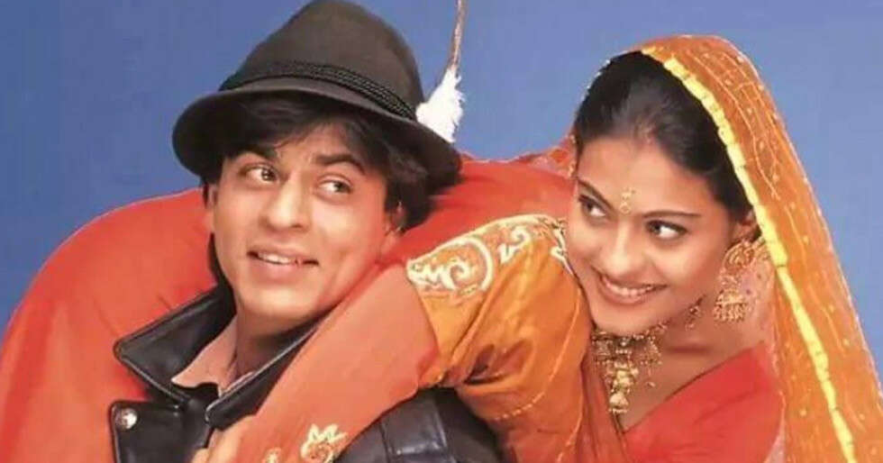 Kajol shares throwback pic with Shah Rukh Khan as DDLJ completes 29 years Kajol shares throwback pic with Shah Rukh Khan as DDLJ completes 29 years