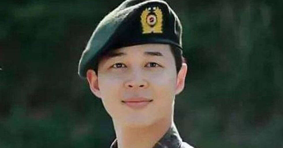 Just some unmissable pics of BTS Jimin in military uniform