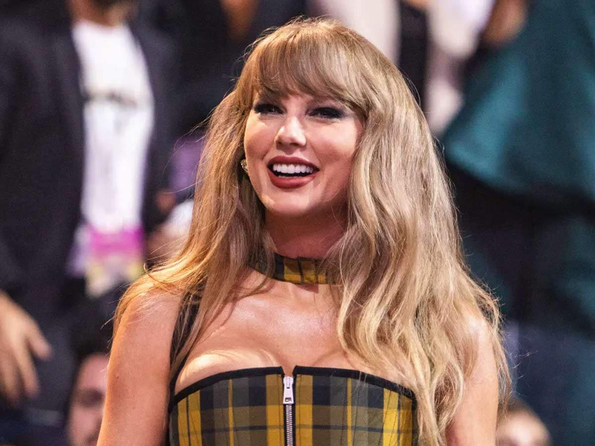 Taylor Swift Surpasses Rihanna To Become The Richest Female Musician ...