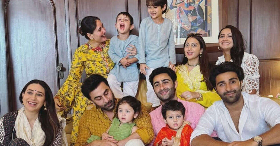 Inside the Kapoors’ Ganesh Chaturthi celebration Ranbir poses with