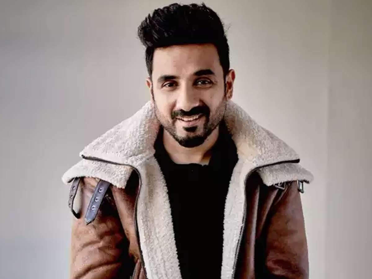 Vir Das host