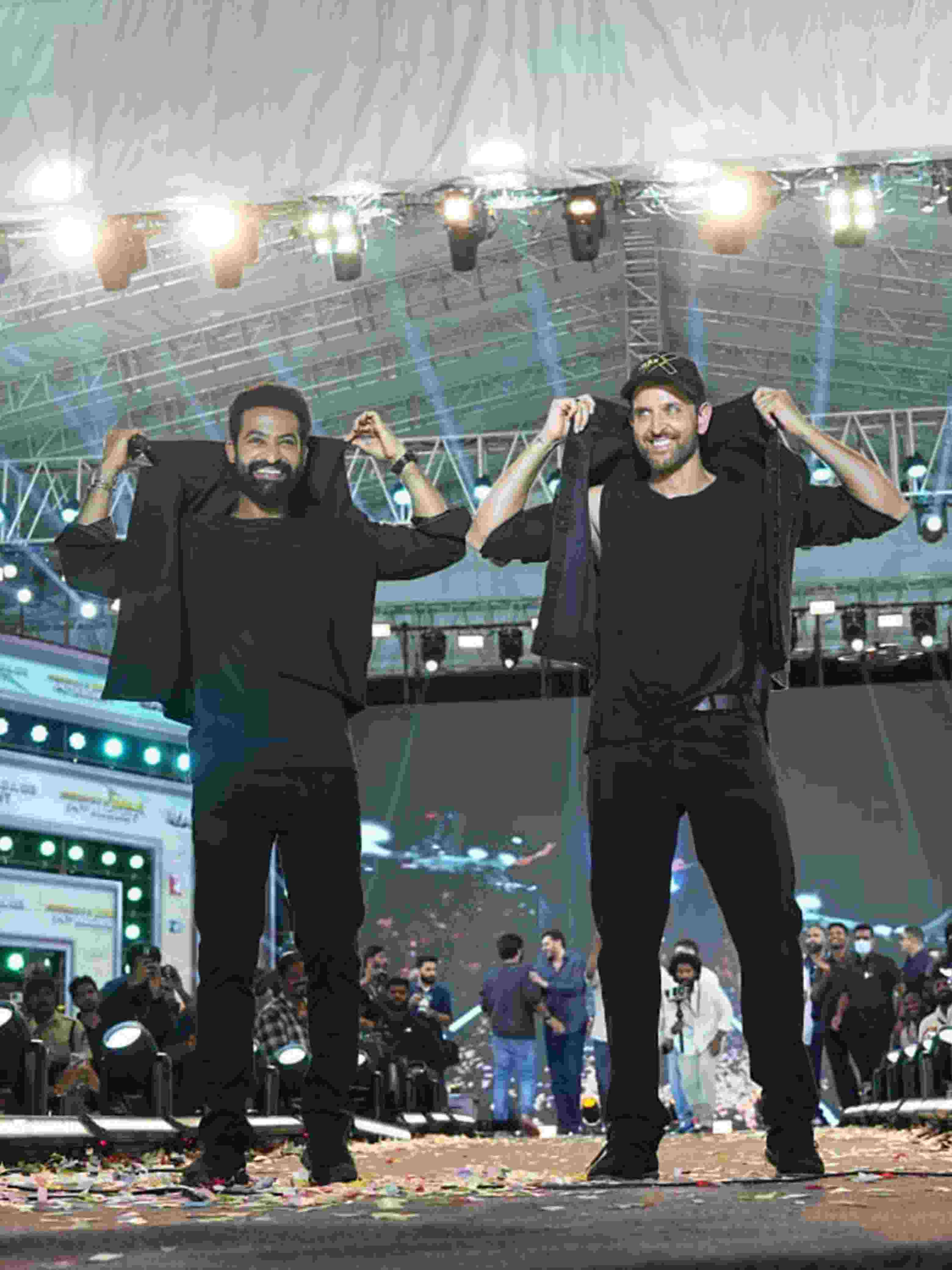 Jr NTR and Hrithik Roshan at War 2 pre-release event