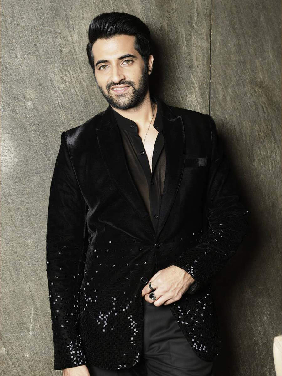 Bollywood actors South debut: Akshay Oberoi - Toxic