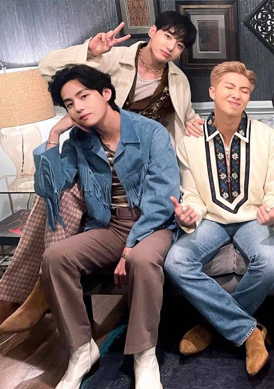 BTS’ Taehyung Stuns RM & Jungkook With His Energy