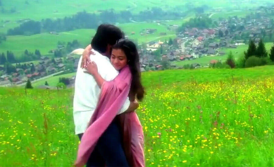 “I Wore a Sari in a Cow Shed” – Kajol Recollects Capturing for Dilwale Dulhania Le Jayenge “I Wore a Sari in a Cow Shed” – Kajol Recollects Capturing for Dilwale Dulhania Le Jayenge