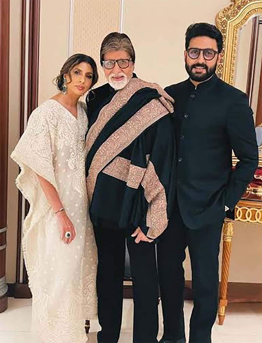 Amitab Bachchan with Shweta and Abhishek