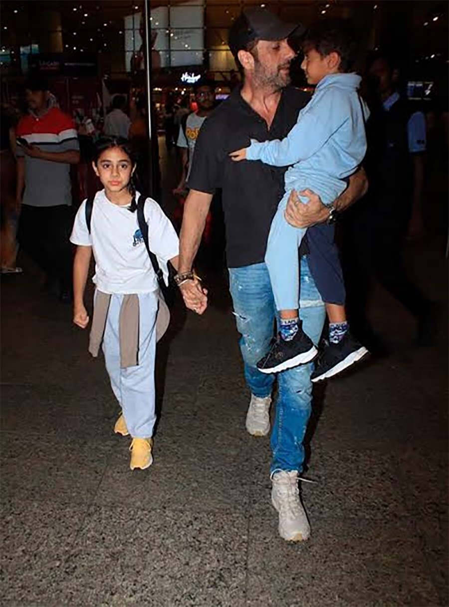 Fardeen Khan with his kid 