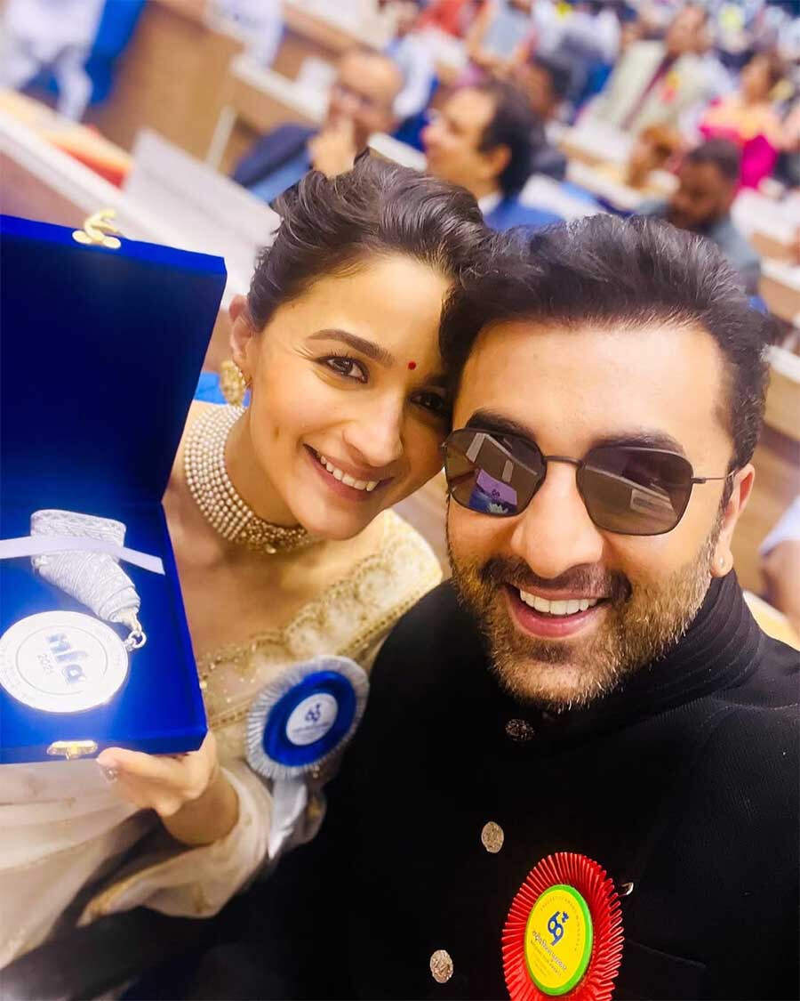 8 times Bollywood celebs proved love is not just for the movies