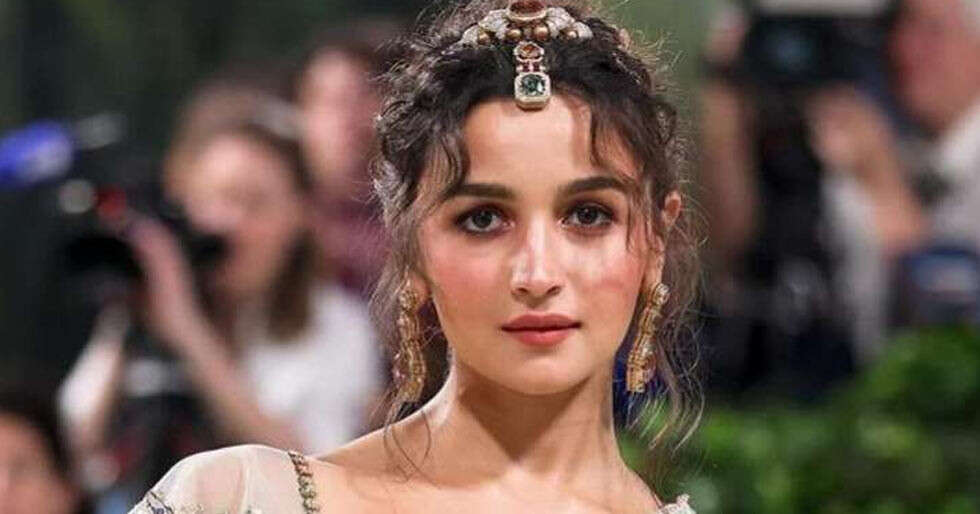 Confirmed! Alia Bhatt To Make Her Cannes Debut This Year Confirmed! Alia Bhatt To Make Her Cannes Debut This Year