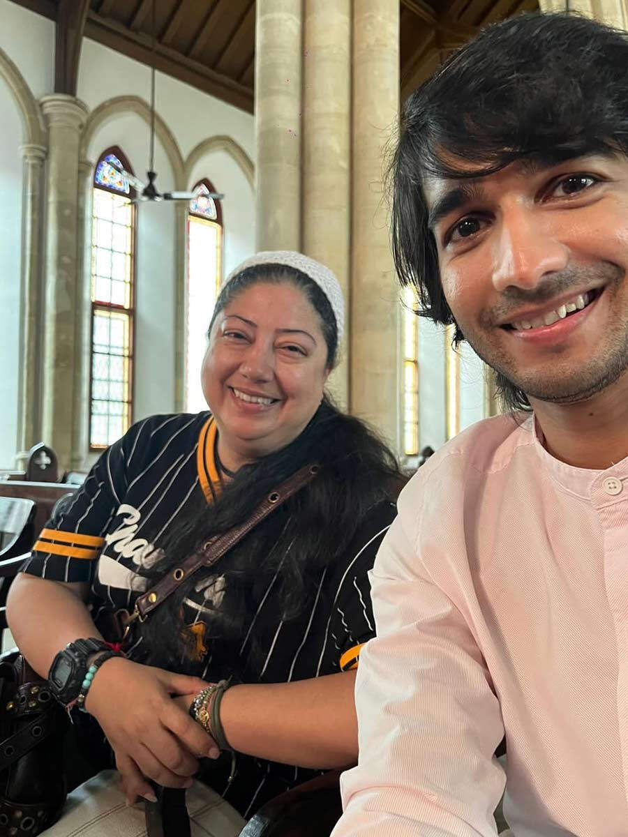 Shantanu Maheshwari With Family 