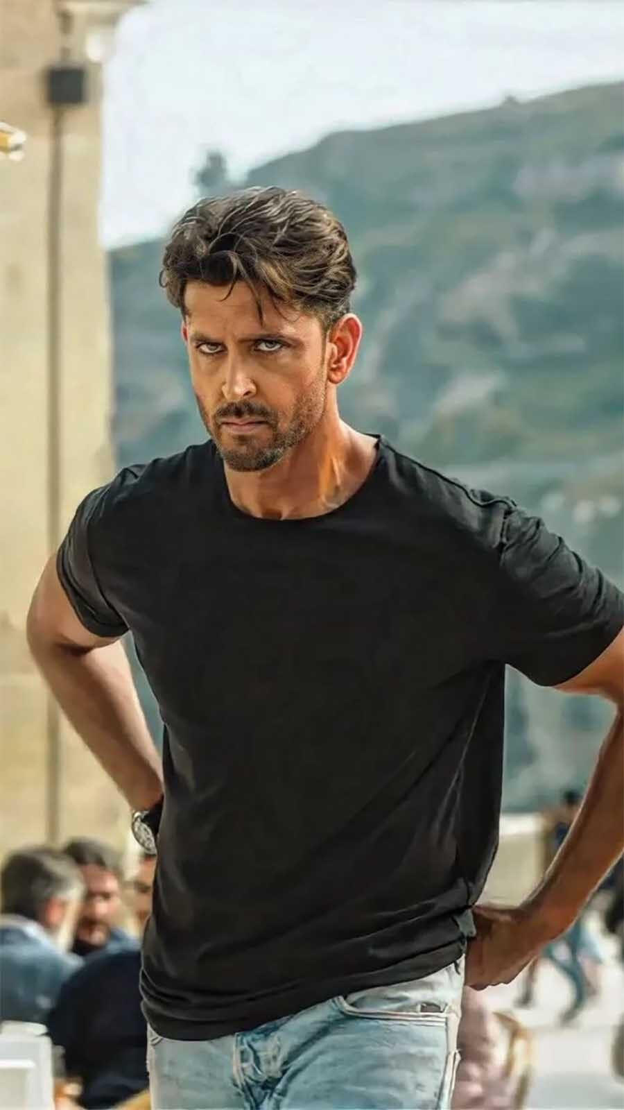 Prithviraj Sukumaran to direct Hrithik Roshan?