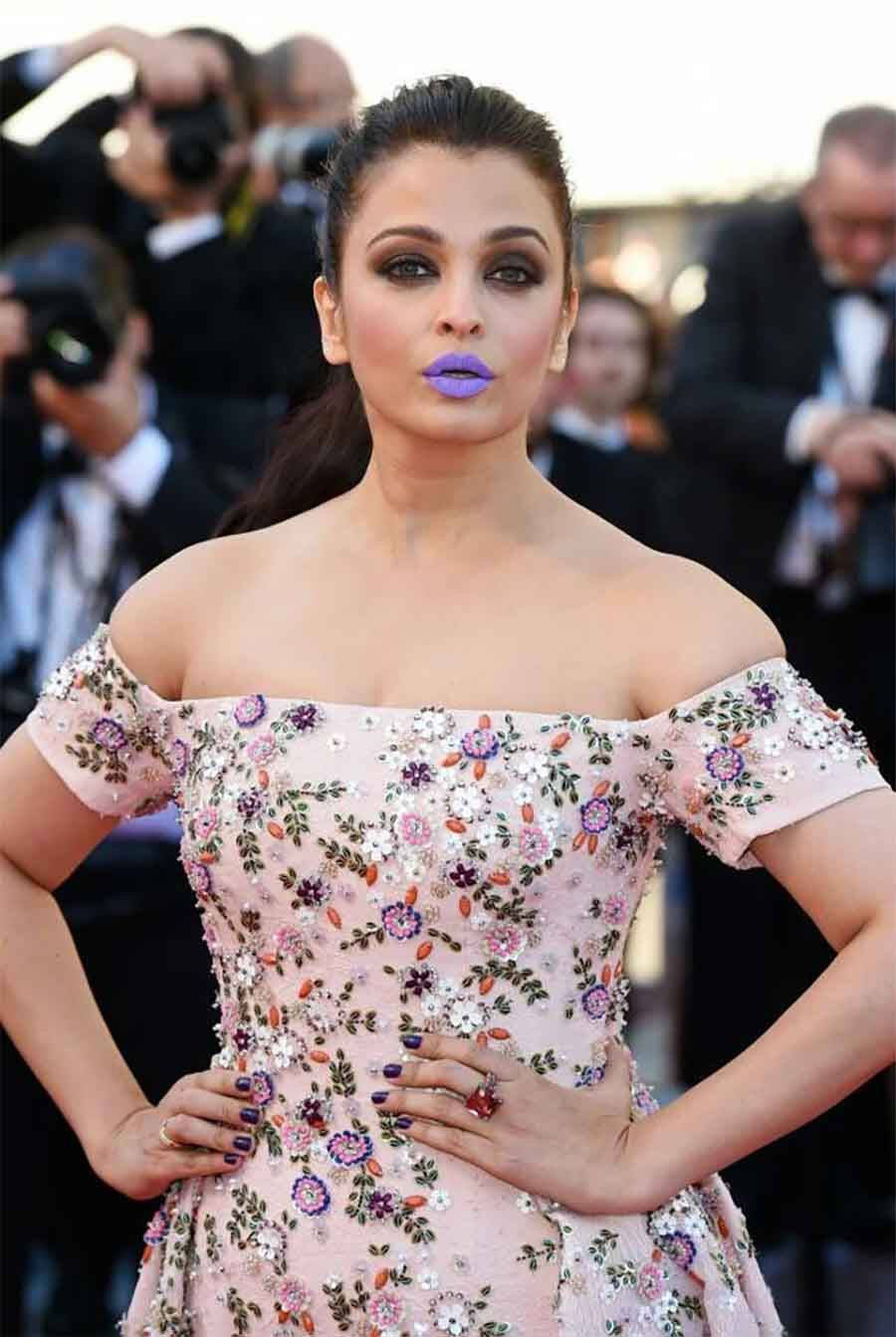 Cannes’ Eternal Muse: Aishwarya Rai Bachchan’s Most Iconic Makeup Moments Rehmat Boutique Aishwarya Rai: 2016: The Lilac Lip Statement
