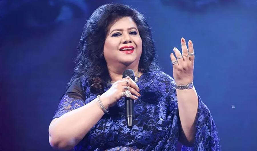 Asha Bhosle and Runa Laila