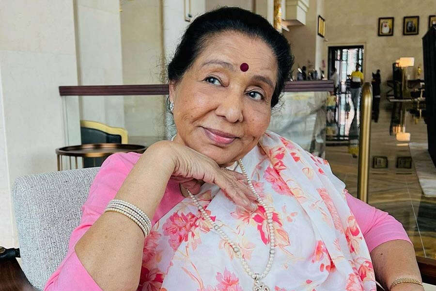 Asha Bhosle and Runa Laila