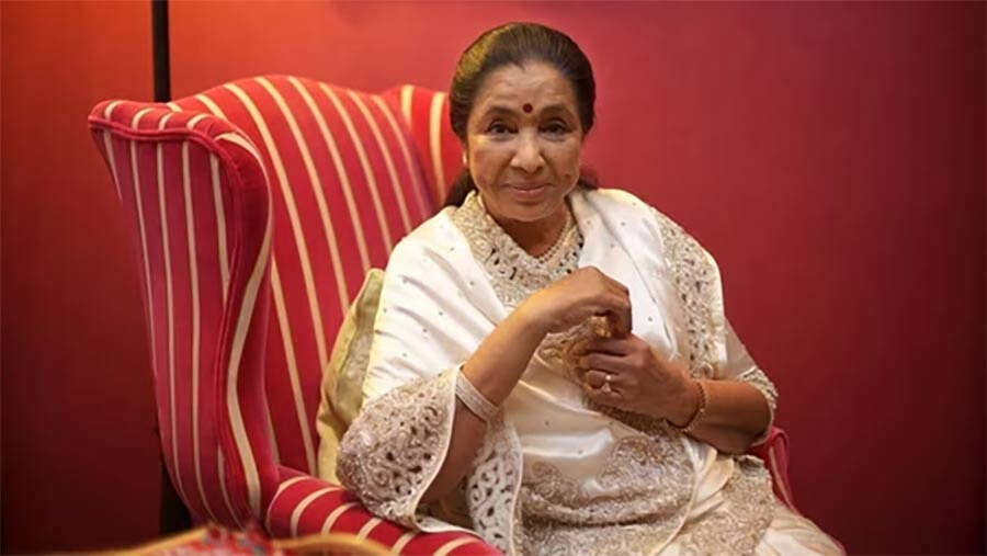 Mumtaz Shares Emotional Video From Asha Bhosle