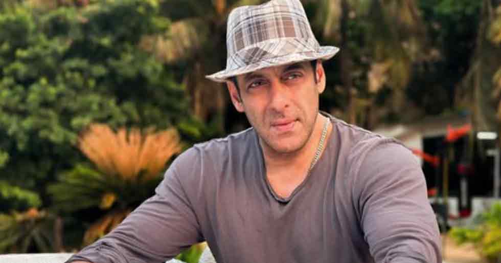 Cop Deployed Outside Salman Khan’s House Dies of Heart Attack