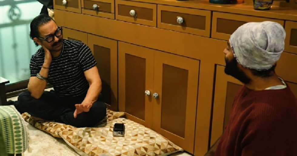 Aamir Khan Visits Arijit Singh’s Murshidabad Home for Ek Din’s First Song Aamir Khan Visits Arijit Singh’s Murshidabad Home for Ek Din’s First Song