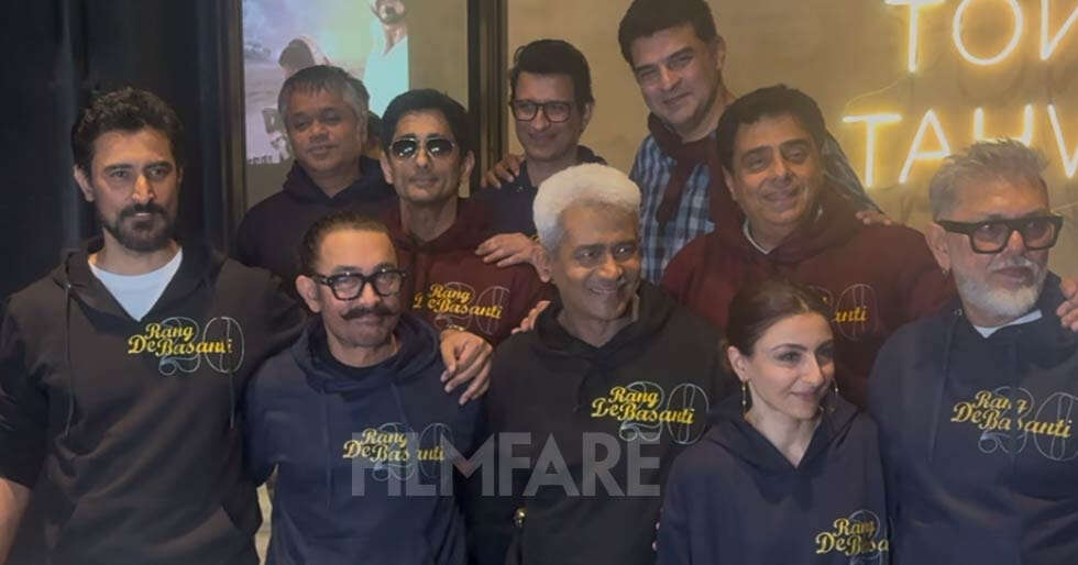 Aamir Khan, Soha Ali Khan and More Celebrate 20th Anniversary of Rang De Basanti Aamir Khan, Soha Ali Khan and More Celebrate 20th Anniversary of Rang De Basanti