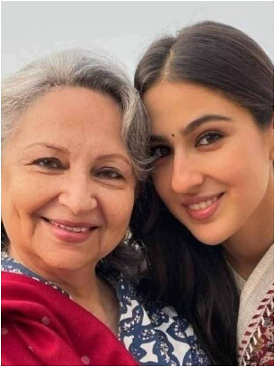 Sara Ali Khan Sharmila Tagore Amrita Singh