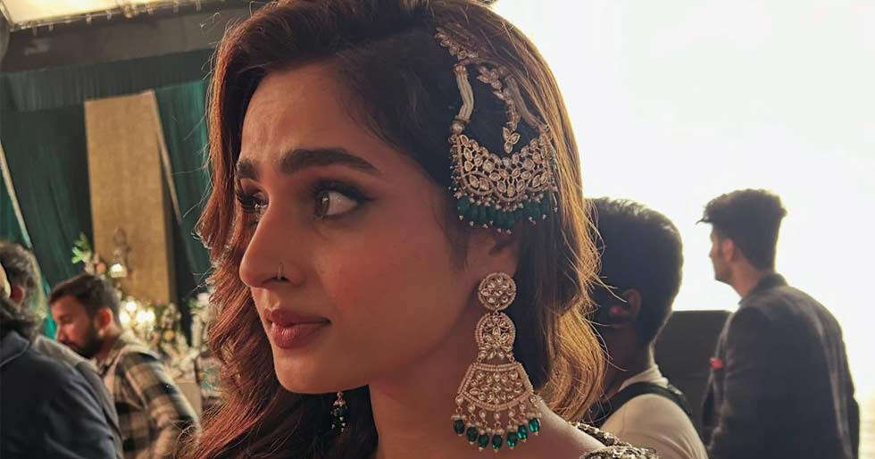 Ayesha Khan Reacts to Trolling for Shooting Dhurandhar’s Shararat on Her Period
