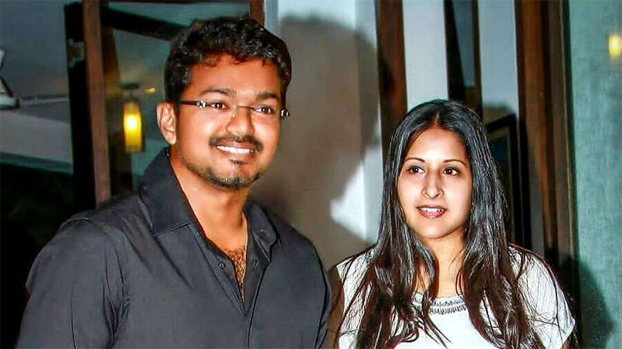 संगीता से तलाक की अफवाहों के बीच जेसन संजय ने थलपति विजय को अनफॉलो कर दिया