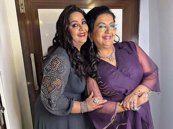 বোন রাধার সঙ্গে বিবাদের কথা বললেন অভিনেতা অম্বিকা।