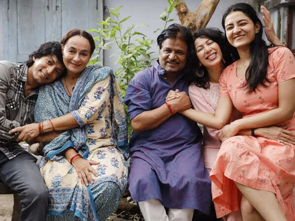 ওম কা হরি রিভিউ — পিতা — পুত্রের সম্পর্ককে একটি স্ক্যানারের আওতায় রাখে।