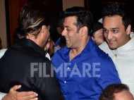 SRK and Salman hug at Baba Siddique's Iftaar party