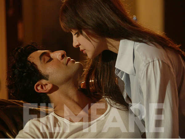 Ranbir Kapoor and Anushka Sharma's latest film 'Bombay Velvet' is