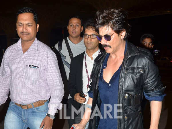 Bollywood Stars Shah Rukh Khan and Kajol Spotted at Mumbai Airport