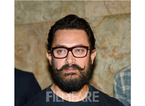 Aamir Khan, Raj Thackeray and Sachin Tendulkar bond at Dangal's special  screening 