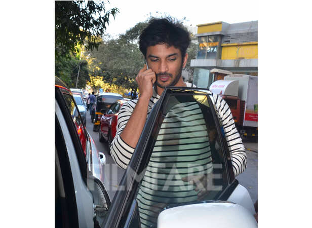 sushant singh rajput blue t shirt
