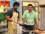 Arjun Kapoor cooks with top chef Sanjeev Kapoor