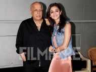 Daddy’s lil’ girl Alia Bhatt snapped with Mahesh Bhatt