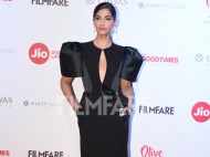 The ultimate diva, Sonam Kapoor looks like a dream at the Jio Filmfare Awards pre-awards party
