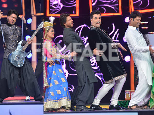 Shah Rukh Khan steals the show at the Jio Filmfare Awards