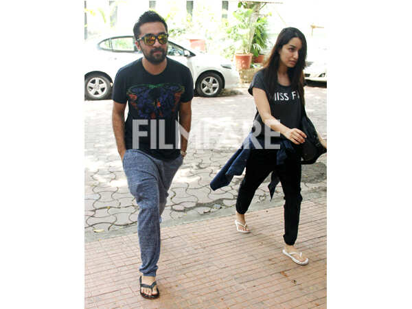 Ranveer Singh, Shraddha Kapoor, Karisma Kapoor and others snapped at the  airport