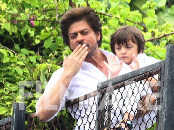 Eid special:  Shah Rukh Khan and son AbRam celebrate with fans