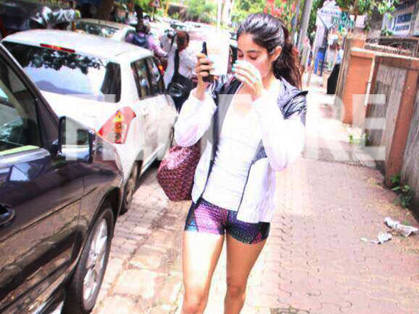 You gotta see Jhanvi Kapoor’s workout look