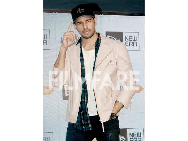 Sidharth Malhotra launches New Era Cap headwear on Jabong