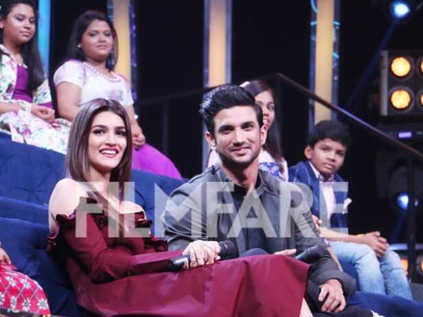 Kriti Sanon and Sushant Singh Rajput flaunt their styles | Filmfare.com